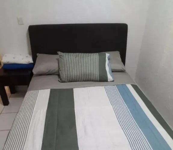 Hostel Ahuehuetes *